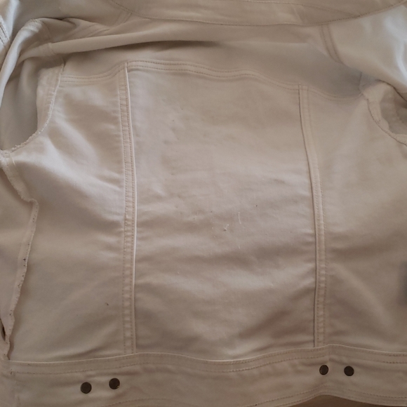 Old Navy White Denim Trucker Jacket w/ Blue Roses - Picture 10 of 11